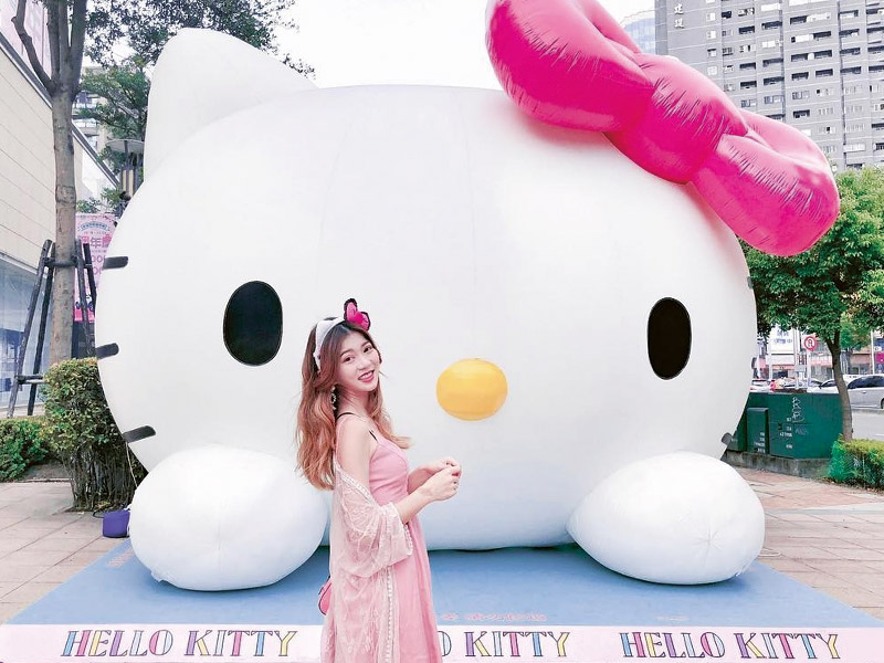 搶攻少女心，高達五公尺巨大Hello Kitty佔領高雄漢神巨蛋 